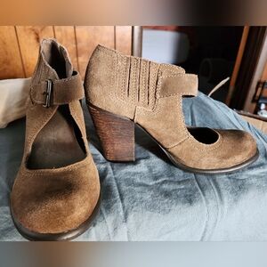 Mia brand stacked heels 8.5
